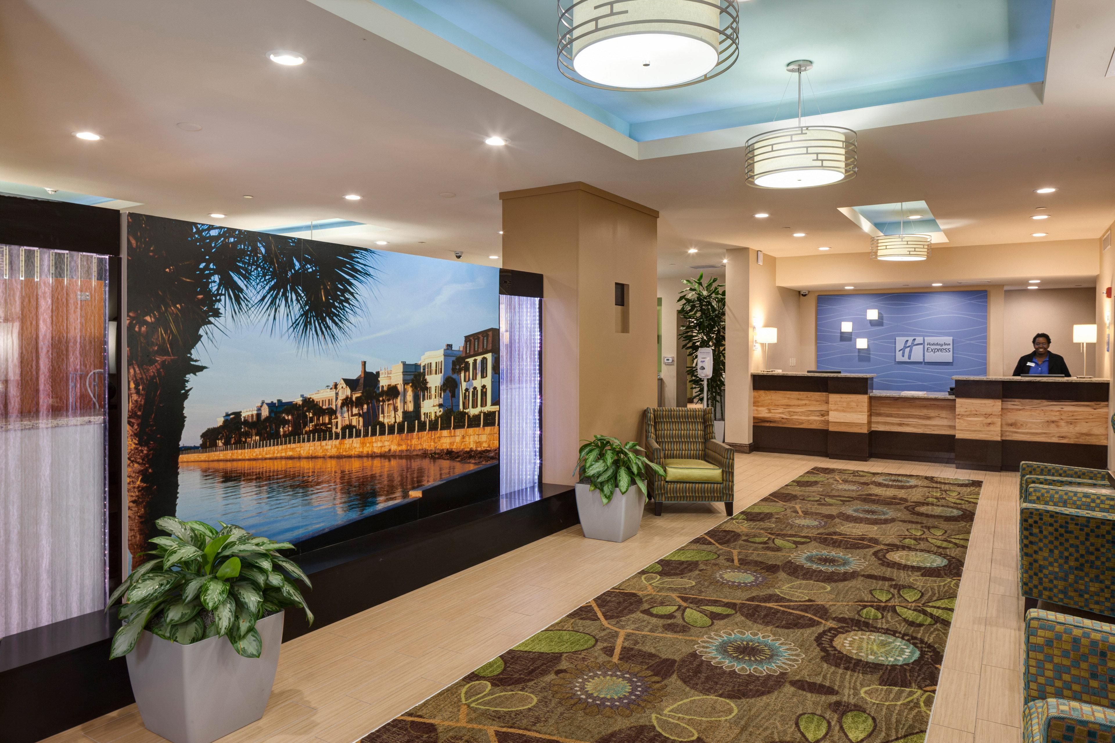 Holiday Inn Express & Suites Charleston Dwtn -Westedge By Ihg Bagian luar foto