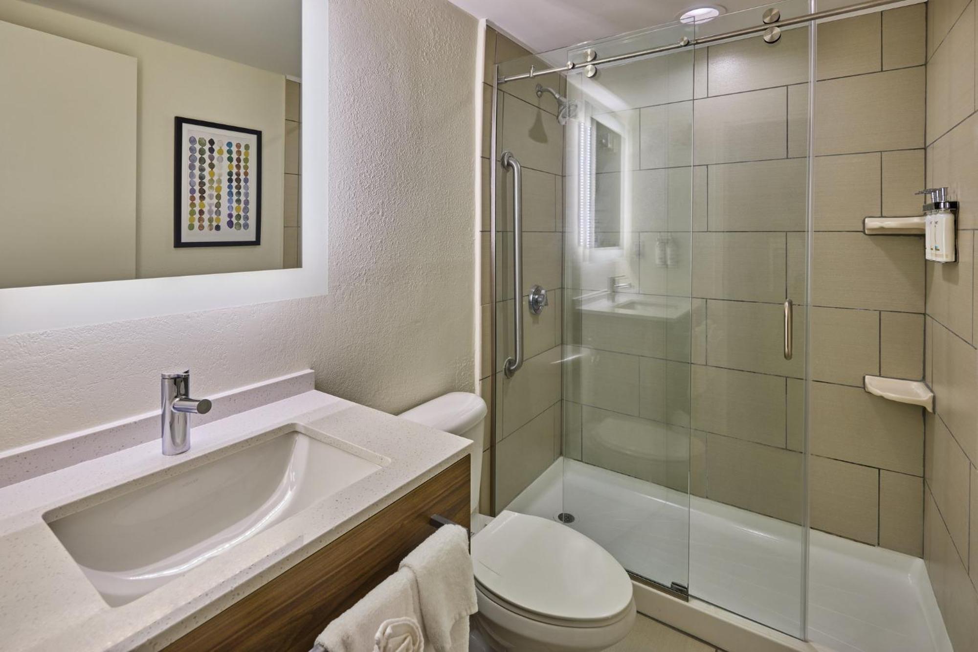 Holiday Inn Express & Suites Charleston Dwtn -Westedge By Ihg Bagian luar foto